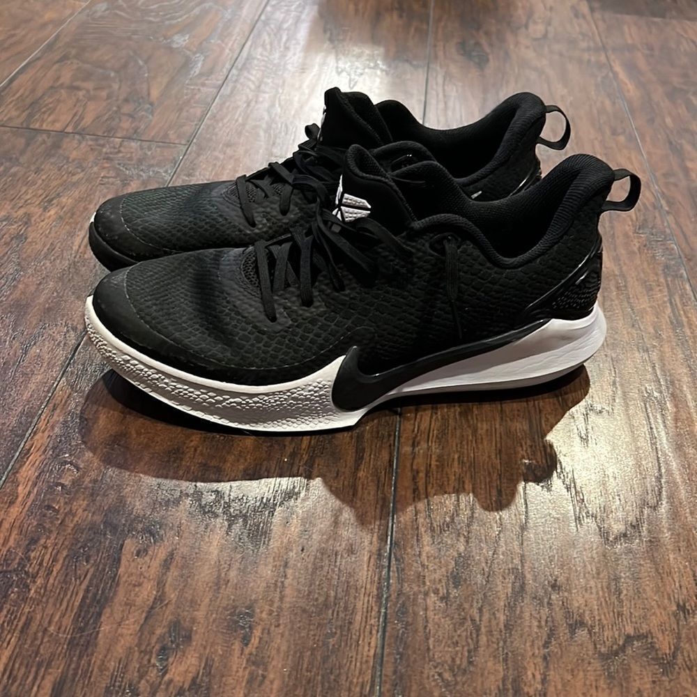 Nike Mamba Focus Sz 10 In Black/Anthracite-White Excellent pre owned condition